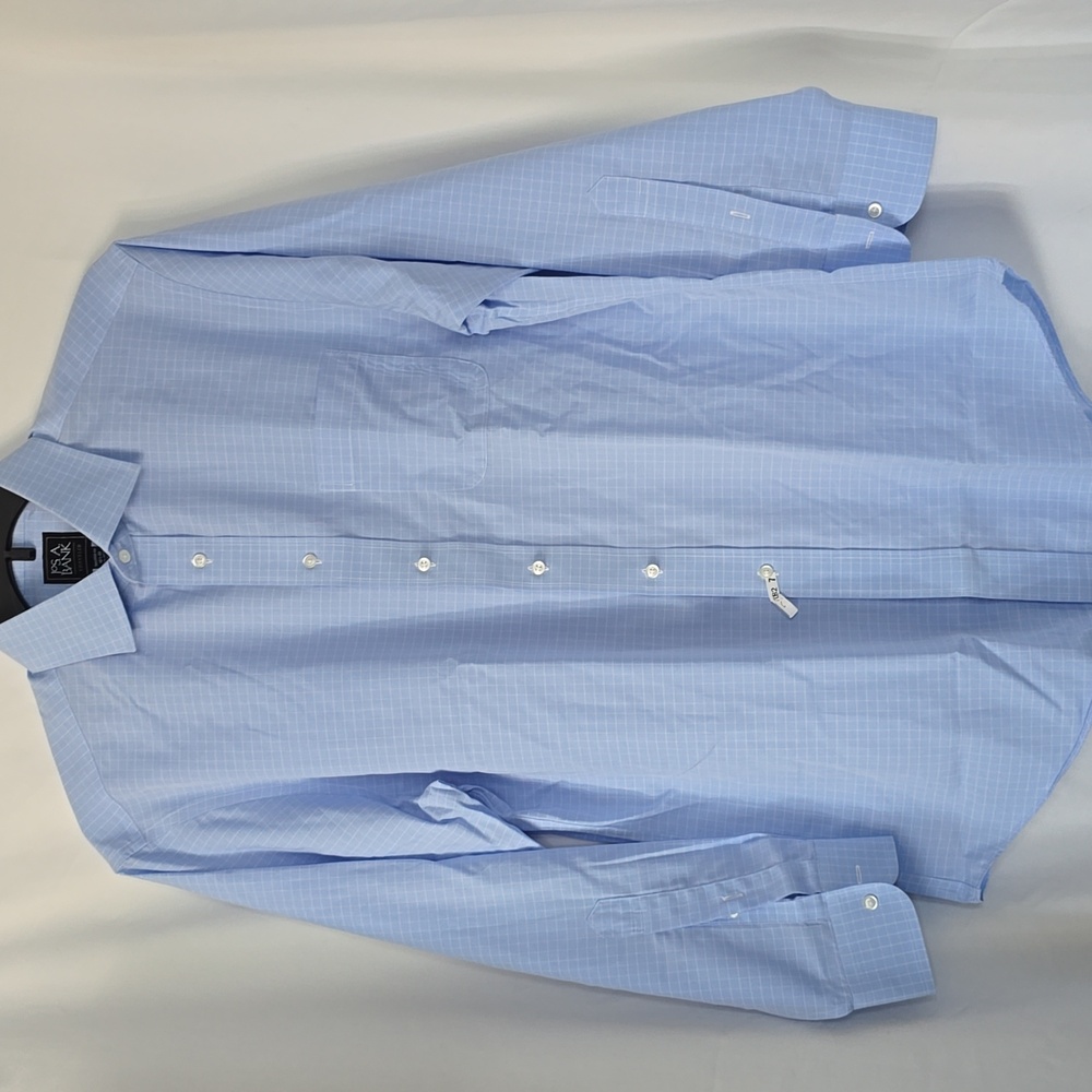 Jos. A. Bank Light Blue Casual Business Button Up Shirt sz Large Like New Easter